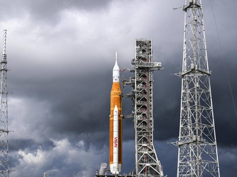 NASA scraps Tuesday Moon launch due to storm