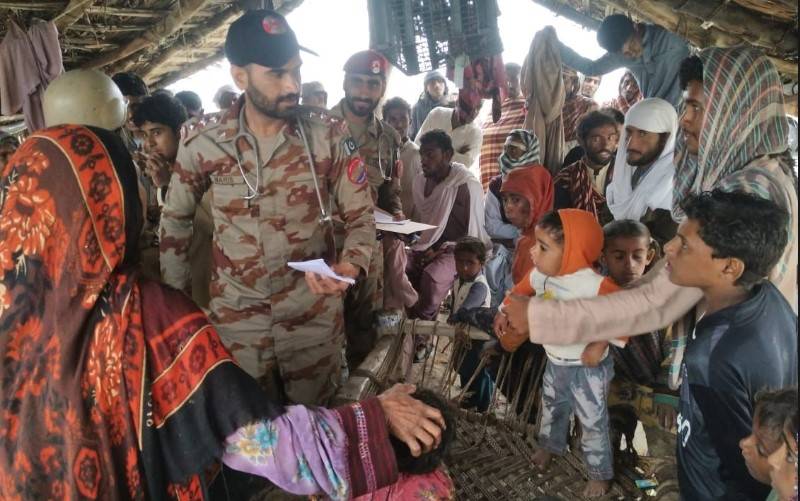 Army spurs efforts to deal with health crisis in flood-affected areas