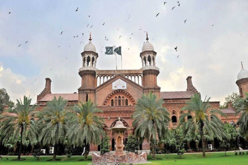 LHC orders Punjab govt to pay 10-year salary to late police inspector