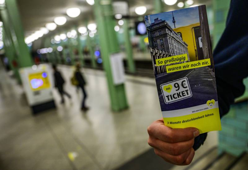 Germany agrees to replace cheap national transport ticket