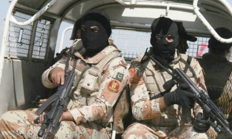 Four criminals caught in Karachi Rangers raid   