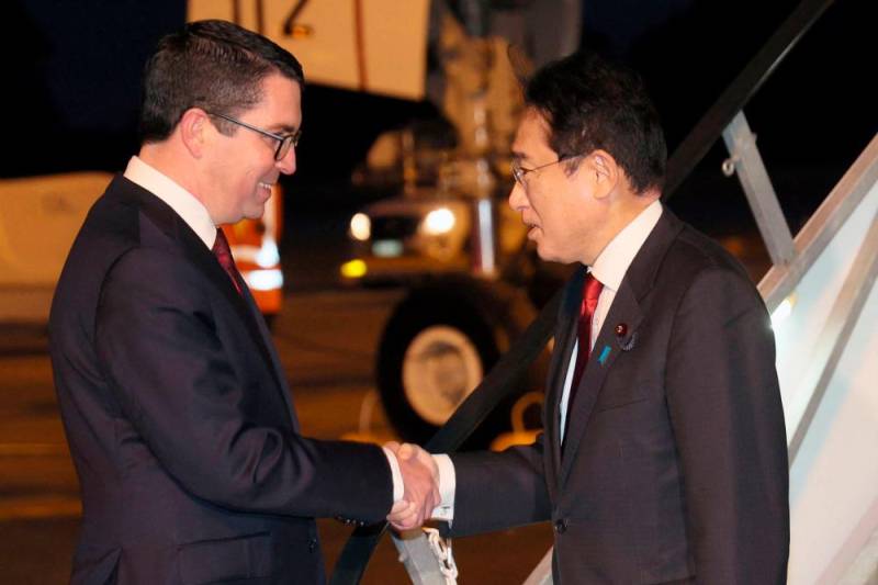 Japanese, Australia PMs eye new security pact