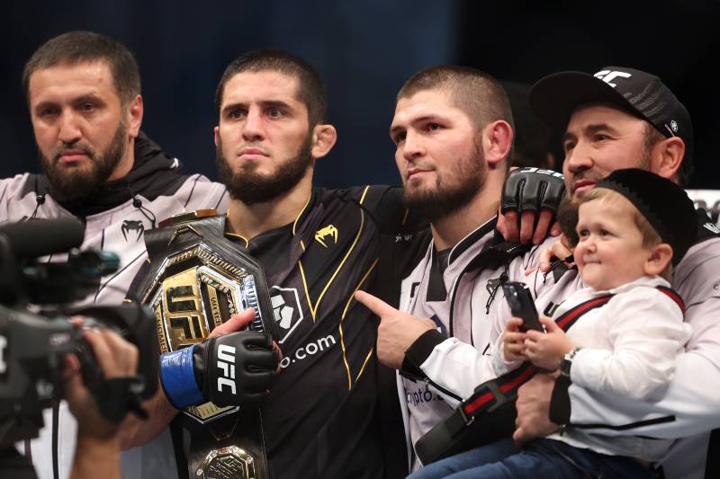 Islam Makhachev of Russia ousts MMA lightweight king Oliveira