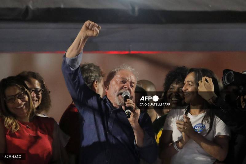 Brazilian president-elect for the leftist Workers Party (PT) Luiz Inacio Lula da Silva delivers a speech to supporters at the Paulista avenue after winning the presidential run-off election, in Sao Paulo, Brazil, on October 30, 2022. AFP 