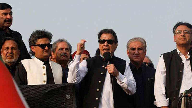 Delaying Tactics: Imran extends date to reach Islamabad