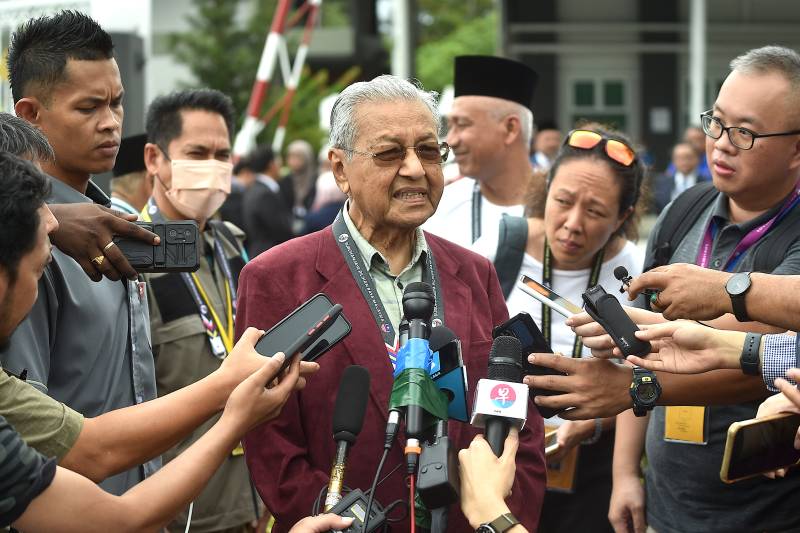 Century-old Mahathir seeks re-election