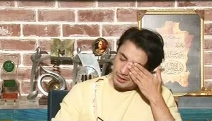 Ali Zafar bursts into tears in front of his fans. But why?