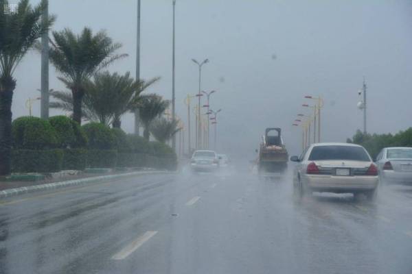 Saudi storm closes schools, cuts main road to Makkah