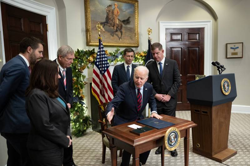 Biden signs emergency law forcing US rail unions to accept wages deal