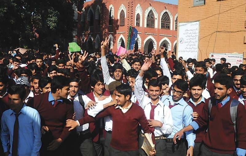 Protest against privatisation of Gordon College continues in Rawalpindi