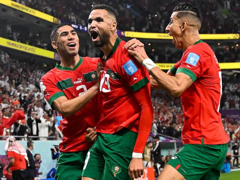 France eye World Cup glory as Morocco loom