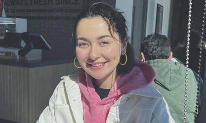 Hania Aamir’s bare-faced photos win hearts