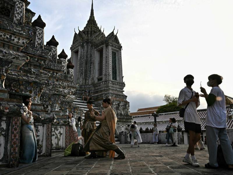 Thailand hits 10 million visitors in 2022 as tourism recovers