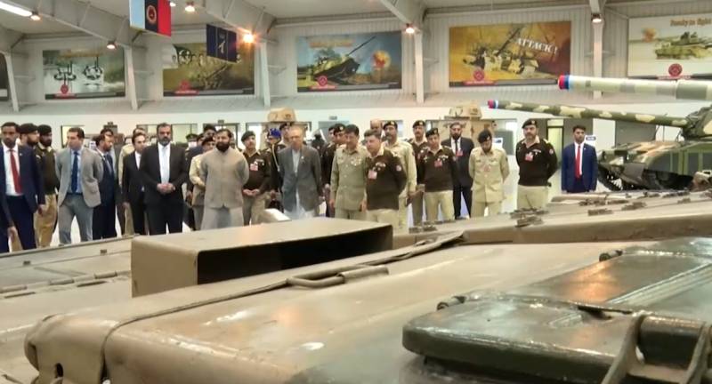 President Arif Alvi visits Heavy Industries Taxila