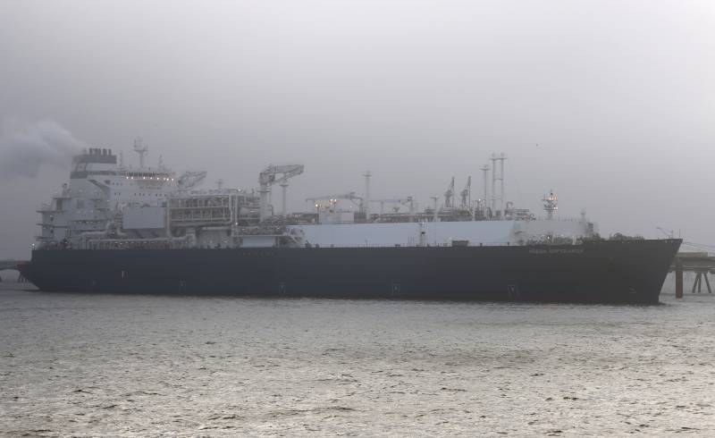 The Floating Storage and Regasification Unit (FSRU) ship 'Hoegh Esperanza' is docked during the opening ceremony of the Uniper Liquefied Natural Gas (LNG) terminal at the Jade Bight in Wilhelmshaven, northern Germany. AFP