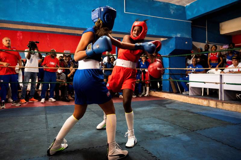 Cuban women, finally, in boxing ring