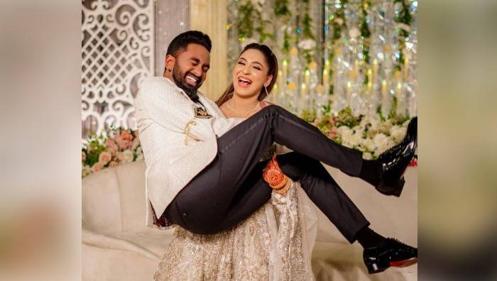 Breaking Stereotypes: Pakistani bride picks up husband