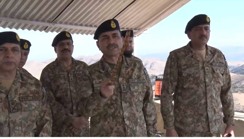 COAS visits SSG HQ in Tarbela, Miranshah to review security situation