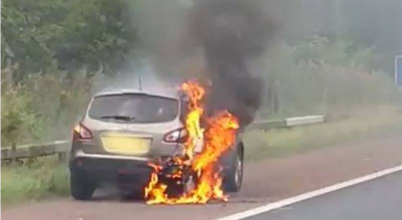 Car catches fire in Ghotki, man burnt alive, two females injure