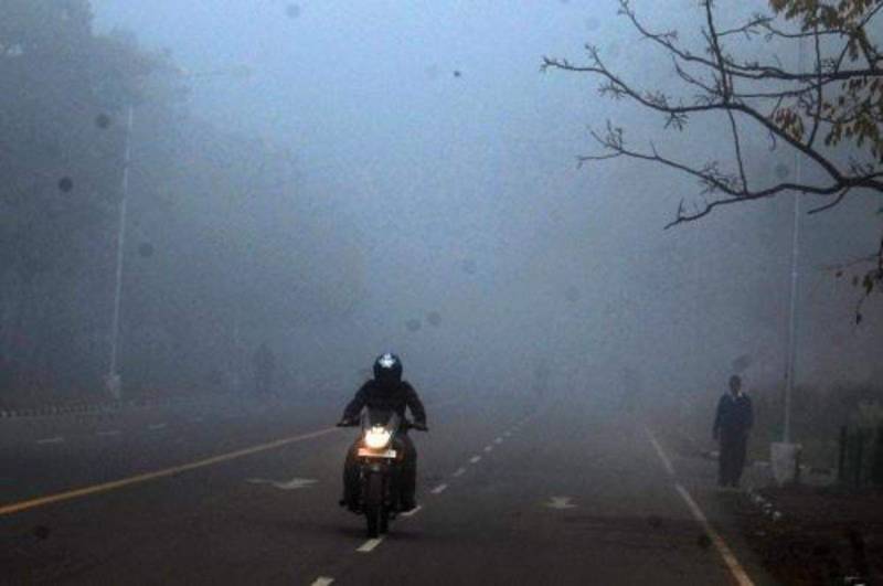 Three bikes collide with each other in fog, 4 dead, 4 injured