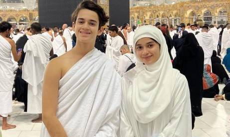 Indian actress Jannat Zubair performs Umrah with brother