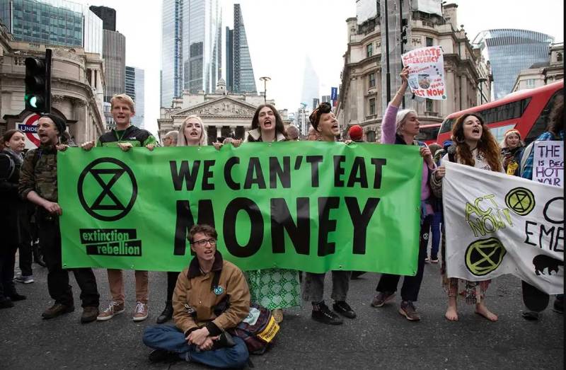 Extinction Rebellion suspends 'public disruption' tactics