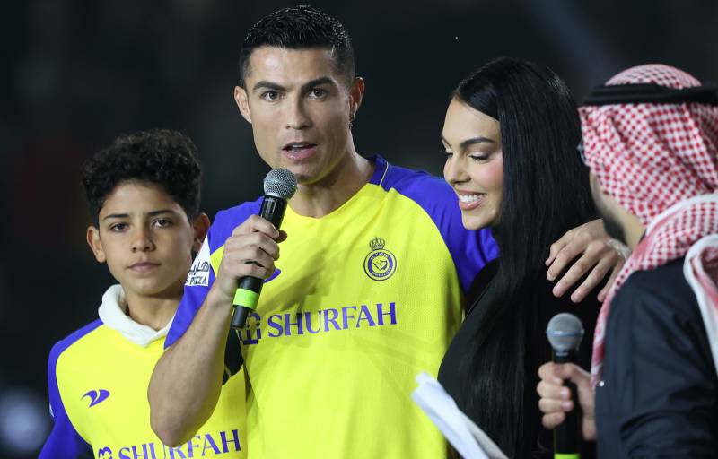 'Unique' Ronaldo gets rapturous welcome at new Saudi club