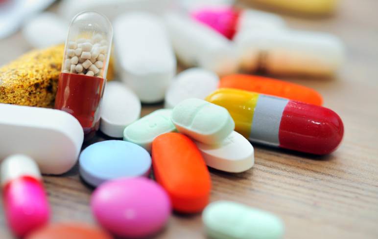 Cabinet slashes drug prices by 30 percent