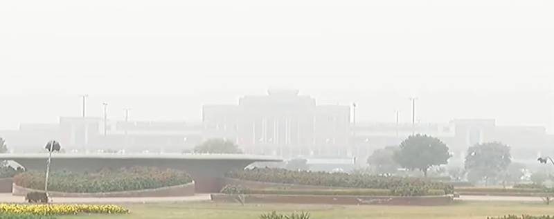 Fog disrupts flight operation at Lahore Airport