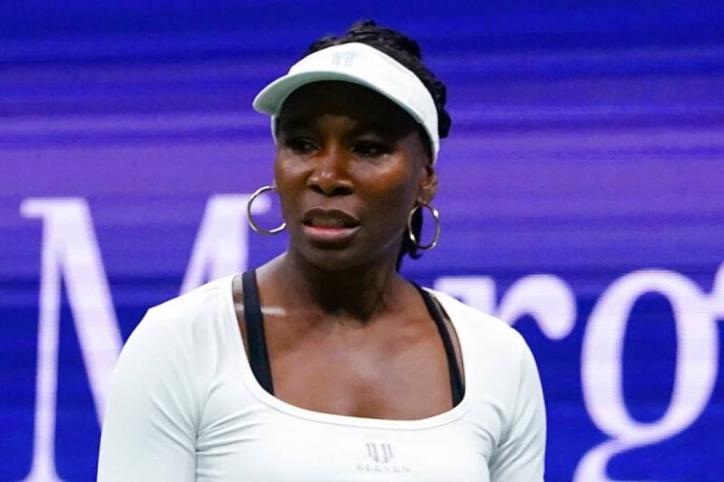 Venus Williams has pulled out of the Australian Open after picking up at injury 