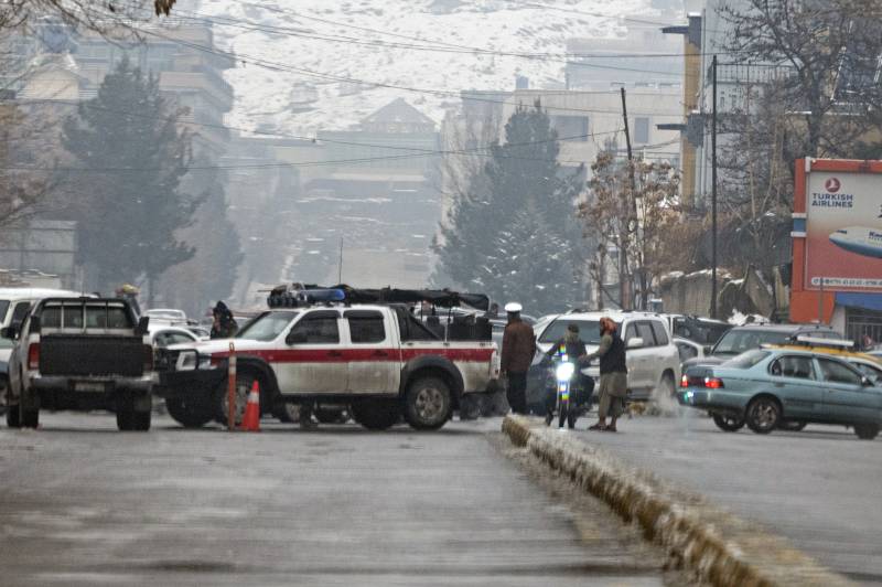 Suicide blast near Afghan ministry, more than 20 casualties