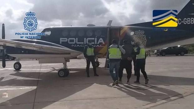 Two repatriated IS wives jailed on arrival back in Spain