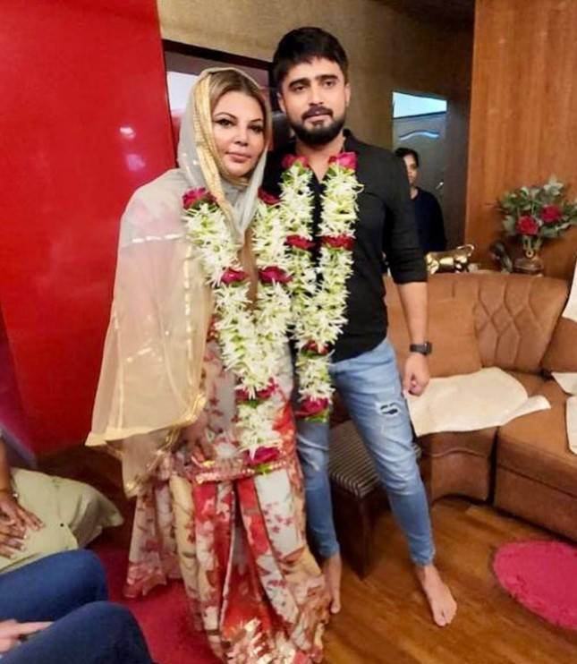 Rakhi’s husband publicly accepts her as wife