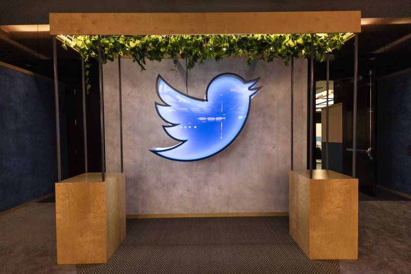 Bird statue fetches $100,000 as Musk auctions Twitter HQ items