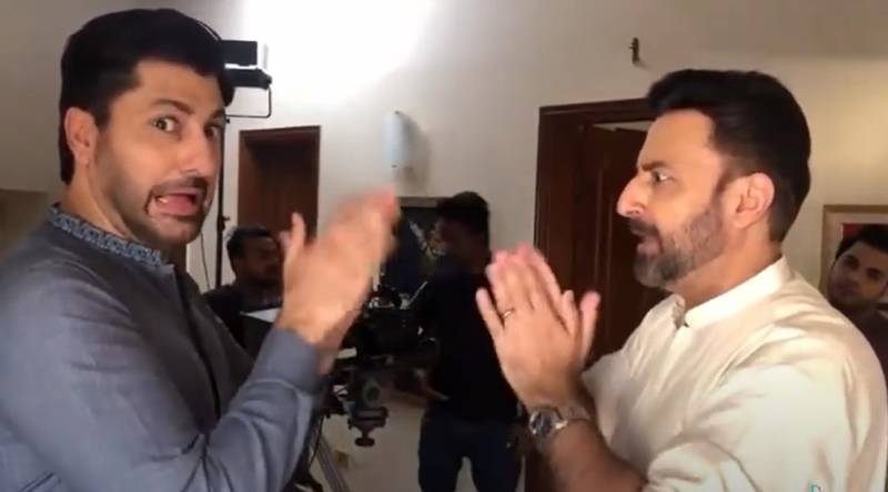  Pakistani actors Jibran and Babar play ‘Cham Cham’