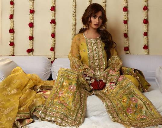 Sajal Aly radiates glamour in Shaadi dress