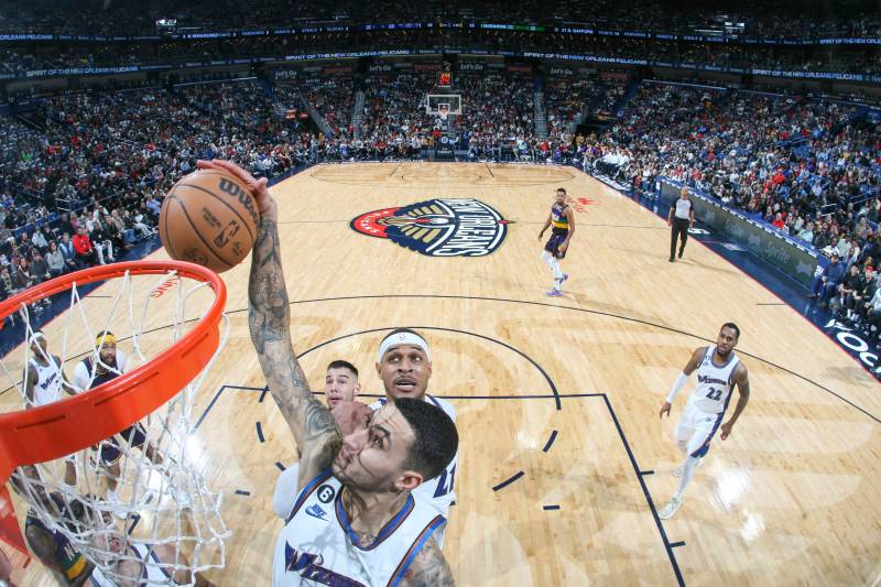 Kyle Kuzma #33 of the Washington Wizards drives to the basket during the game on January 28, 2023 at the Smoothie King Center in New Orleans, Louisiana. AFP 