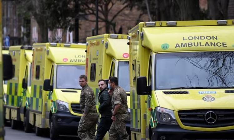 11-hour ambulance delay as UK healthcare hits crisis