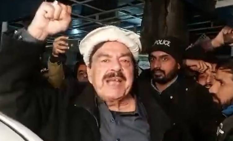 Police team in Islamabad to shift Sheikh Rashid to Karachi