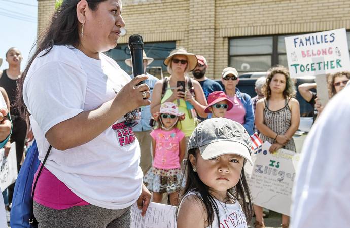 Almost 1,000 migrant kids separated by Trump still not back with family