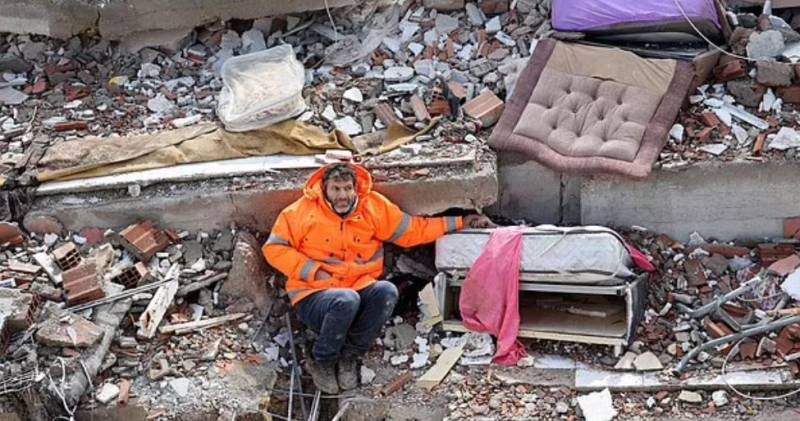 Hope turns to despair in Turkey over lack of quake help