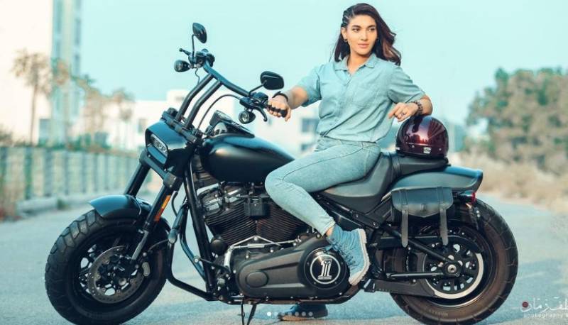 Sana Fakhar took to her Instagram handle and shared latest 7 gallery pictures of herself with black ‘Harley Davidson, Sana is renowned and talented actress of Pakistani showbiz industry who is fond of riding bikes 