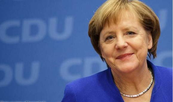 Merkel receives UNESCO peace prize for welcoming refugees