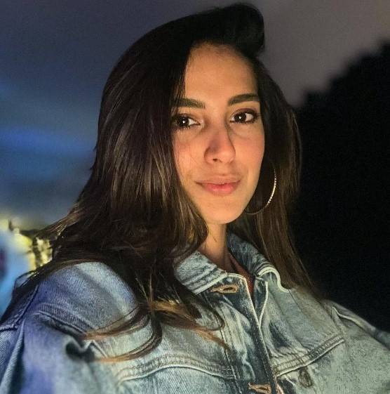 Iqra Aziz Hussain, a Pakistani actress, took to her Instagram handle and shared a picture of herself in which she was looking absolutely stunning.