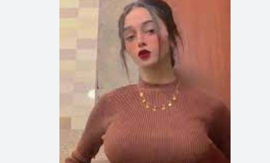 Ayesha also known as Mano, who became overnight sensation with her dance video on old Bollywood number Mera Dil Ye Pukare Ajaa, has celebrated her 20th birthday