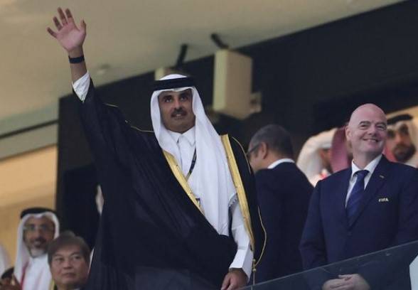 Emir of Qatar has plan to own both Manchester United and PSG