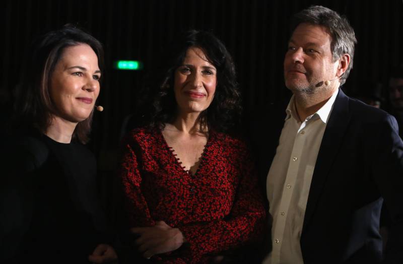 (L-R) Germany's Foreign Minister Annalena Baerbock, Berlin's Deputy Mayor and the Green party's top candidate Bettina Jarasch and German's Economy Minister Robert Habeck attend a campaign rally for the Alliance 90/The Greens (Bündnis 90/Die Grünen) party prior to the Berlin repeat of regional elections over the upcoming weekend at Kino International cinema in Berlin, on February 10, 2023. AFP