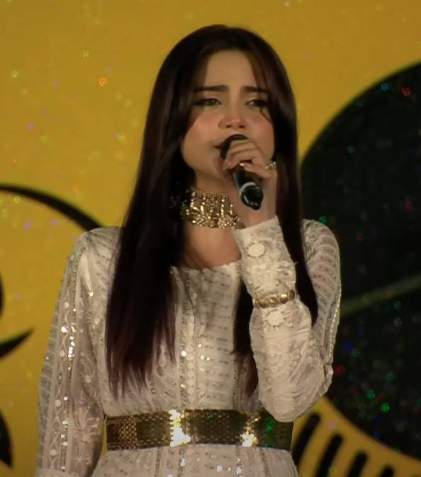 Aima Baig faces the trolls scathing criticism on her national anthem singing