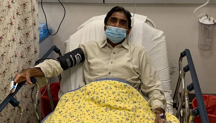 Pakistan's cricket legend Javed Miandad admitted to hospital