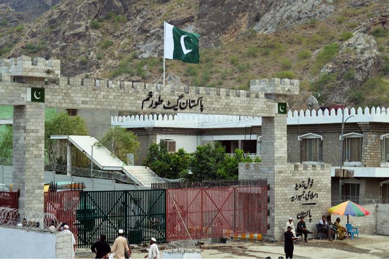 Gunfight after Afghan Taliban shut Torkham border crossing